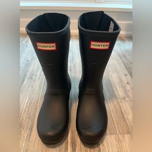 Hunter adjustable back shirt rain boots